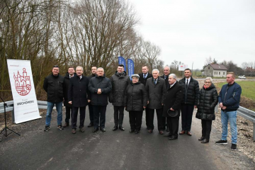 Minister Adamczyk na Miechowszczyźnie otworzył kolejne drogi powiatowe realizowane z Rządowego Funduszu Rozwoju Dróg